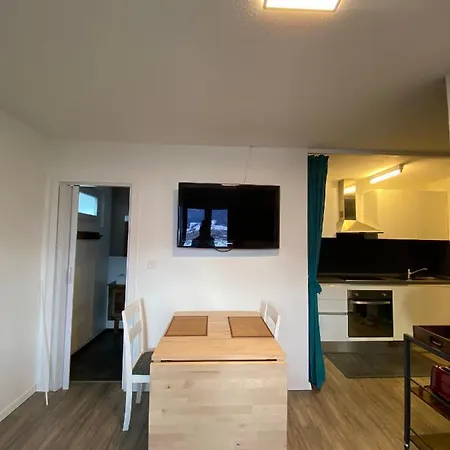 Komplett Eingerichtete Ferienwohnung In Mastrils, Graubunden Apartament *