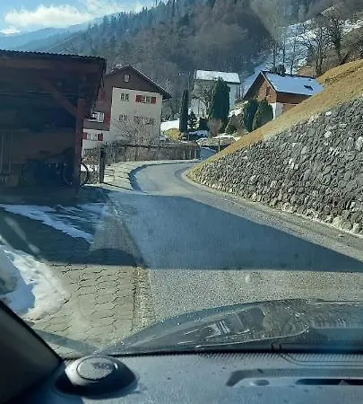 Apartament Komplett Eingerichtete Ferienwohnung In Mastrils, Graubunden *